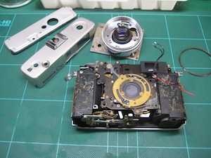 カメラ修理・コニカC35フラッシュマチック